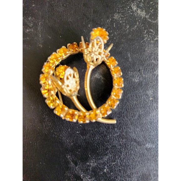 Round Floral Tulip Brooch Surrounded by Yellow Topaz Colour - Picture 3 of 10